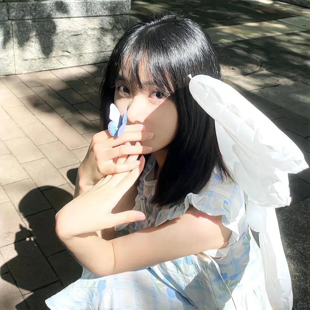 银杏飘落
